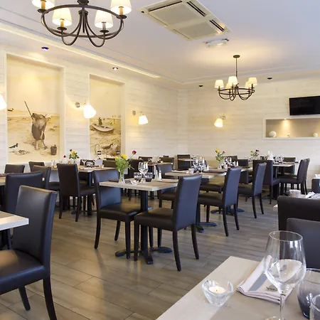 Du Port Et Des Bains Otel 3*