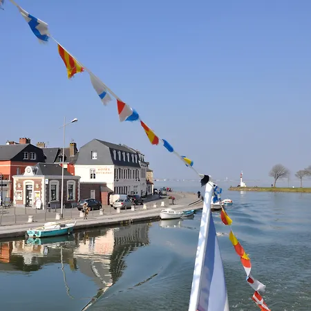 Du Port Et Des Bains 3*