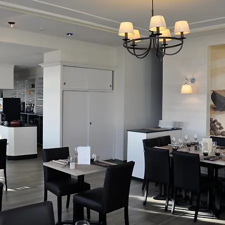 Du Port Et Des Bains 3*