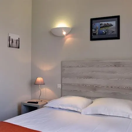 Du Port Et Des Bains Otel