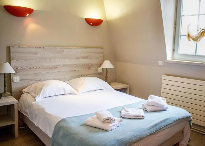 Hotel Du Port Et Des Bains 3*