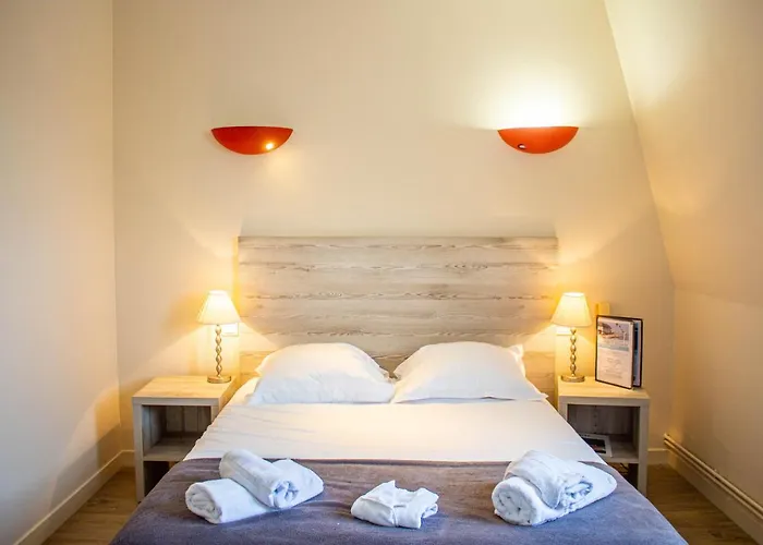 Hotel Du Port Et Des Bains 3*