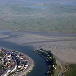 Du Port Et Des Bains 3*