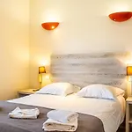 Ξενοδοχείο Du Port Et Des Bains 3*