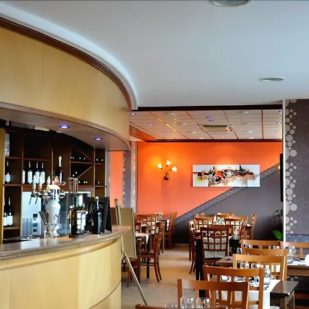 Du Port Et Des Bains 3*