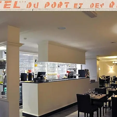 Du Port Et Des Bains