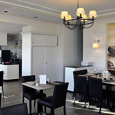 Hotel Du Port Et Des Bains 3*