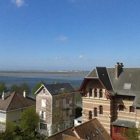 Du Port Et Des Bains Szálloda 3*