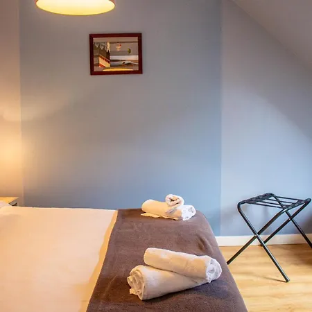 Du Port Et Des Bains