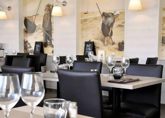 Du Port Et Des Bains