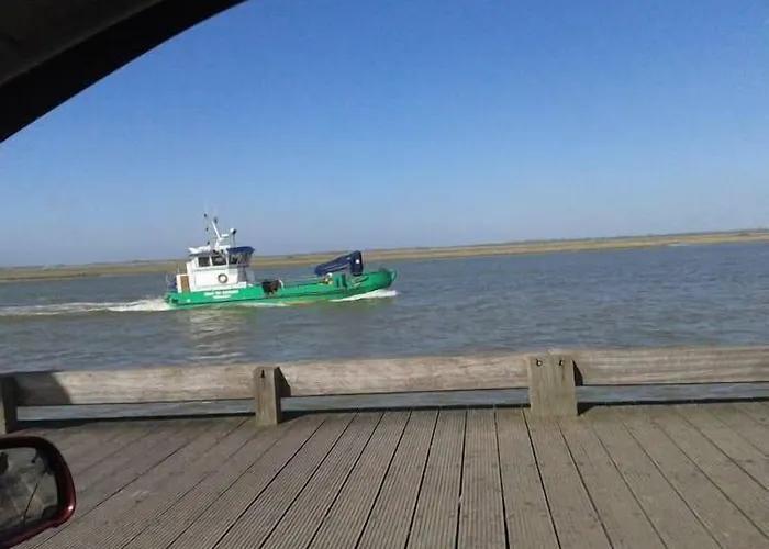 Du Port Et Des Bains