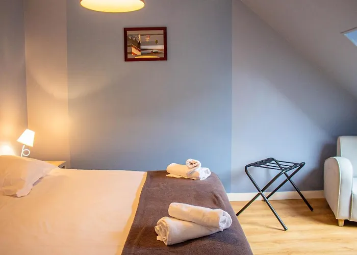 Du Port Et Des Bains