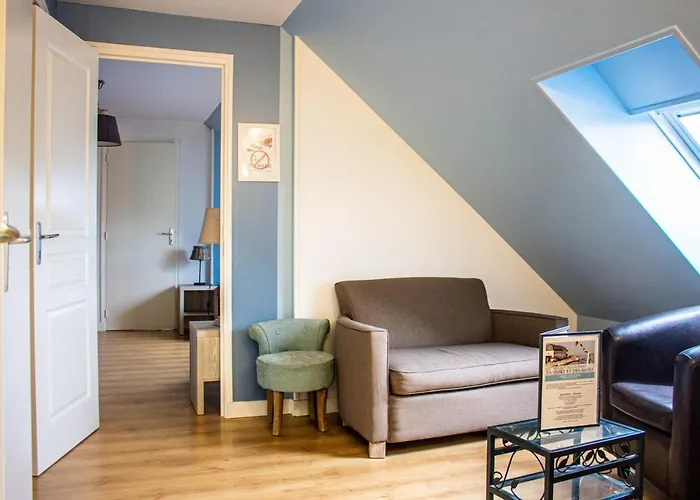 Du Port Et Des Bains